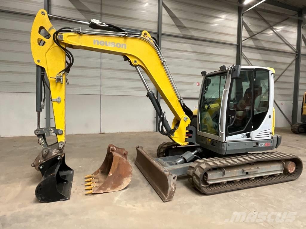 Neuson EZ 80 حفارات وسط 7 طن - 12 طن