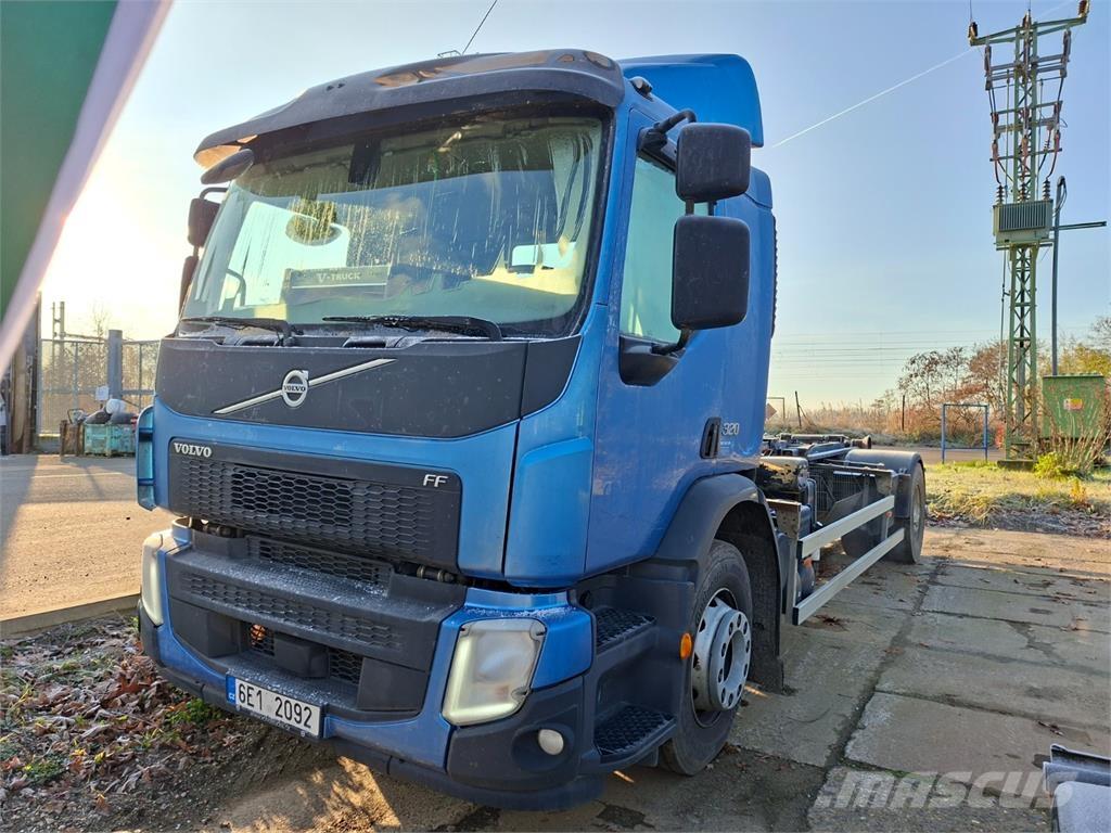 Volvo FE 320 شاحنات بمقصورة وهيكل