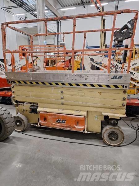 JLG 3246 ES رافعات مقصية الشكل