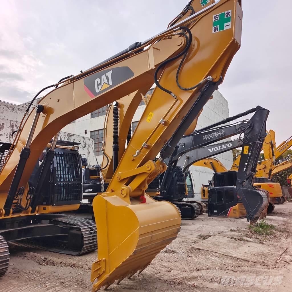 CAT 324 D2L حفارات زحافة