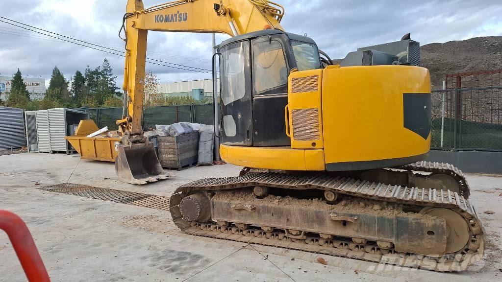 Komatsu PC 228 حفارات زحافة