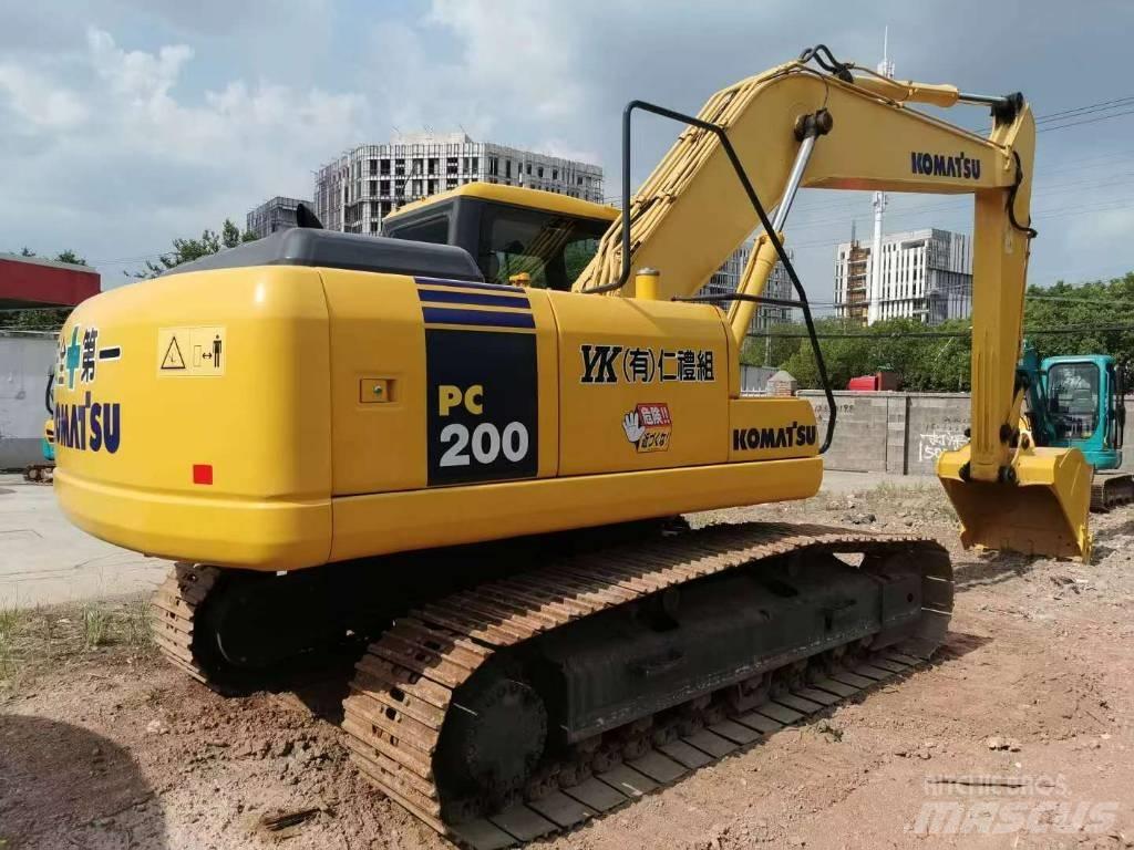 Komatsu PC 200 حفارات زحافة