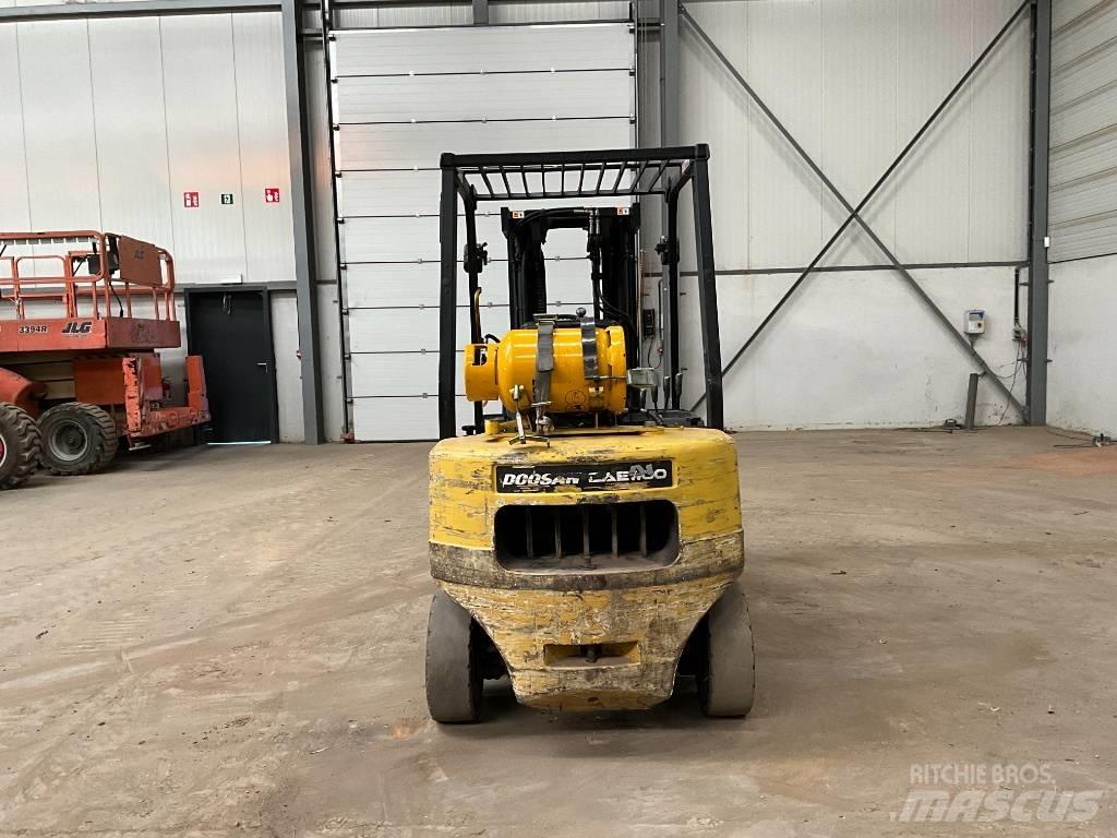 Doosan G 25 P-3 شاحنات LPG