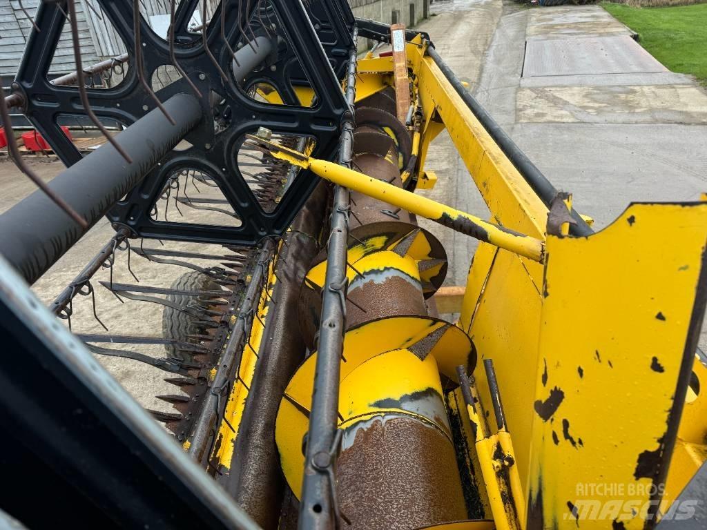 New Holland TX 66 حصادات