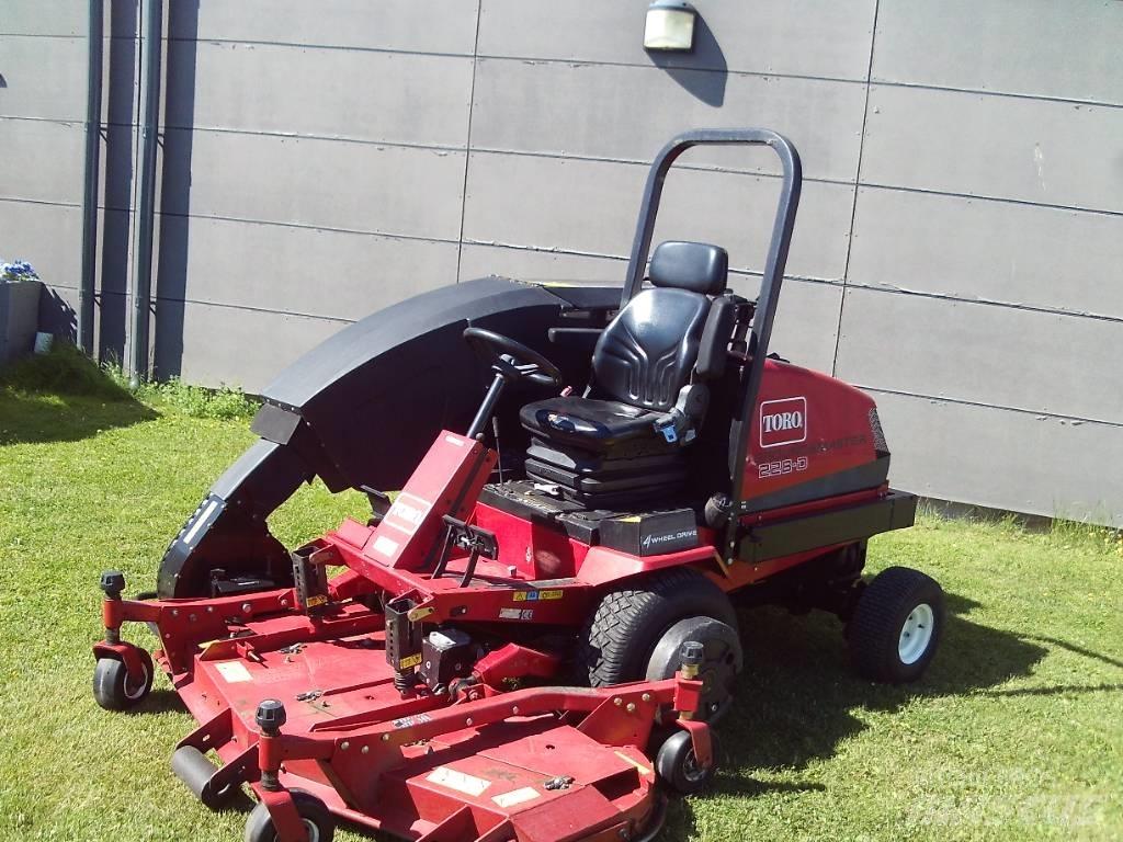  *SÅLD* Toro GM 228D ركوب الحشائش