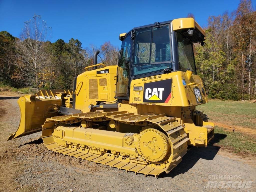 CAT D 6 K 2 LGP بلدوزرات مجنزرة