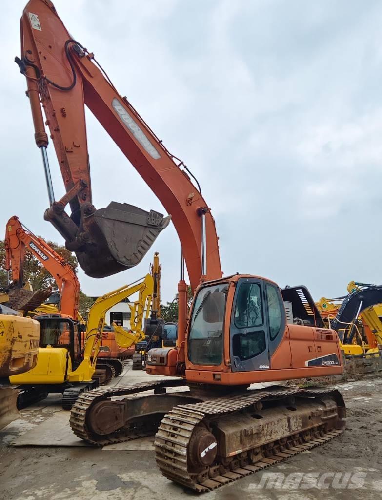 Doosan DX 300 LC حفارات زحافة