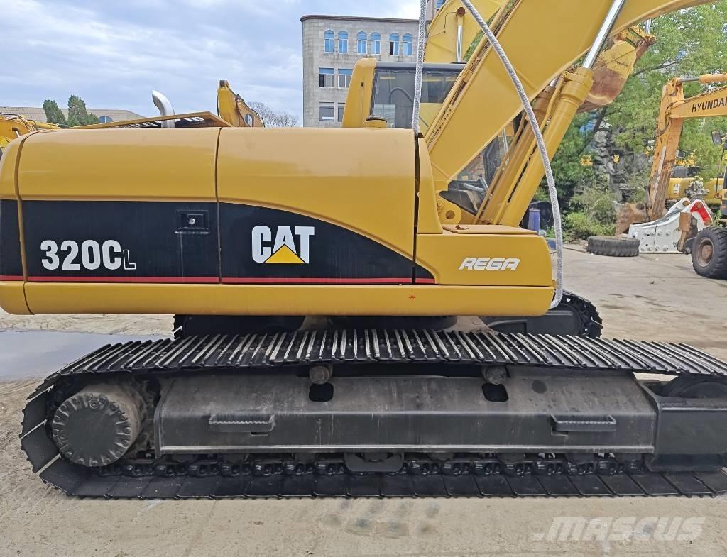 CAT 320 C L حفارات زحافة