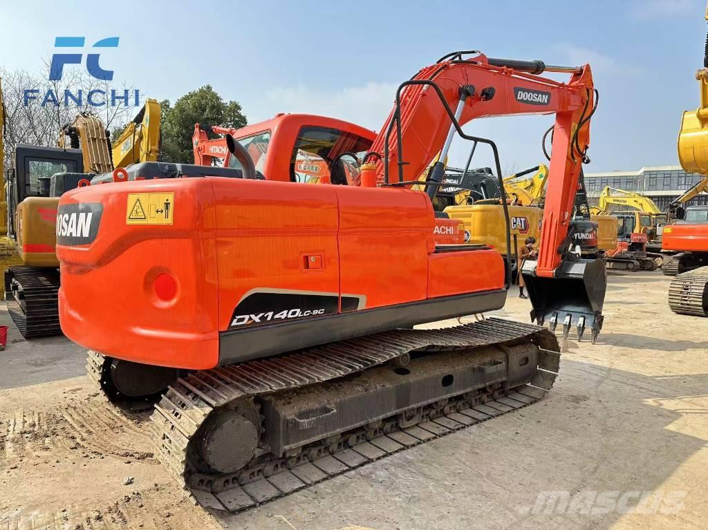 Doosan DX 140 حفارات زحافة