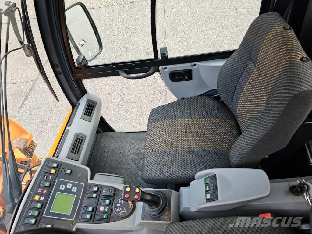 Multicar Tremo X56 ناقلات الأدوات