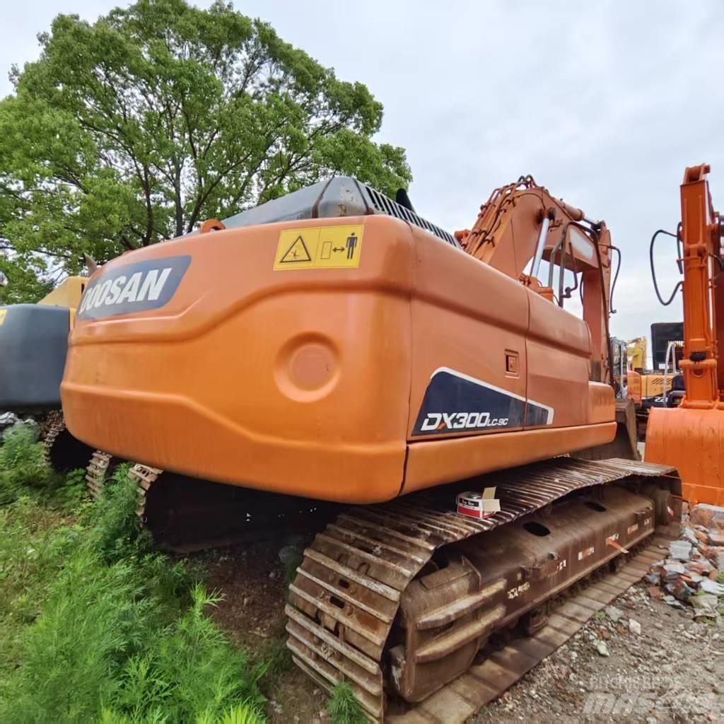 Doosan DX 300 حفارات زحافة