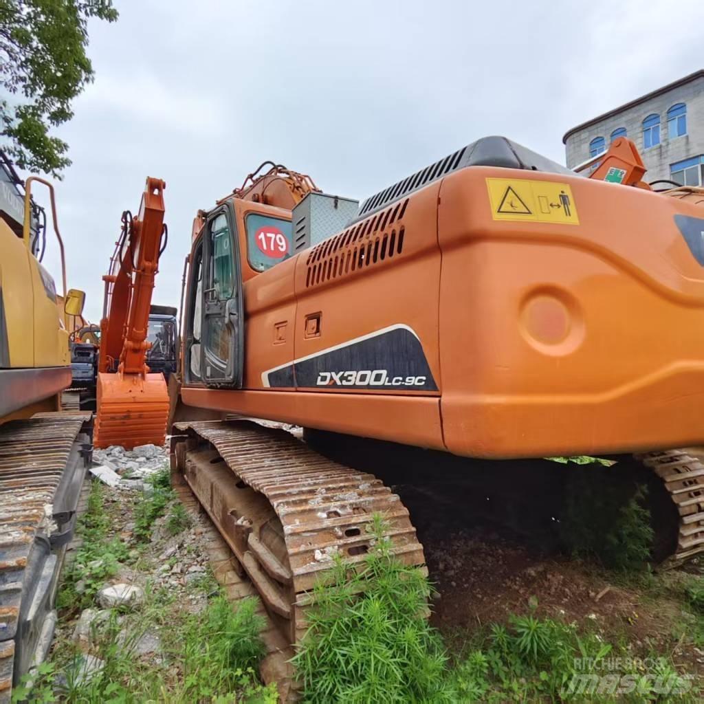 Doosan DX 300 حفارات زحافة