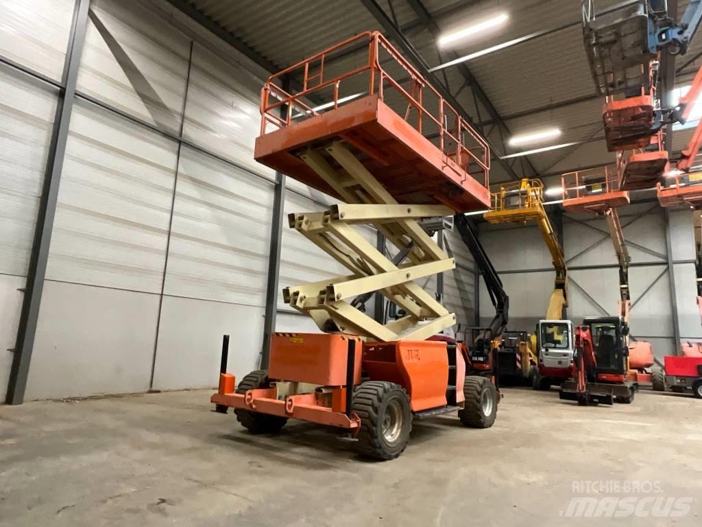 JLG 3394 RT رافعات مقصية الشكل
