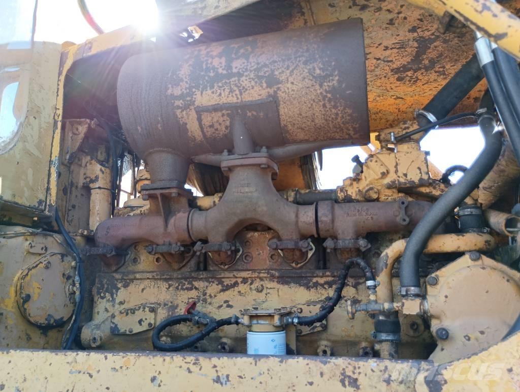 Komatsu D 85 A-12 بلدوزرات مجنزرة