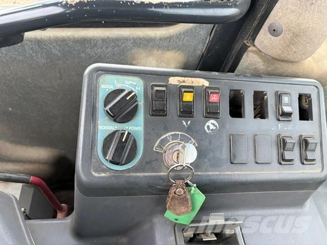 Komatsu WA 470-5H لوادر بعجل