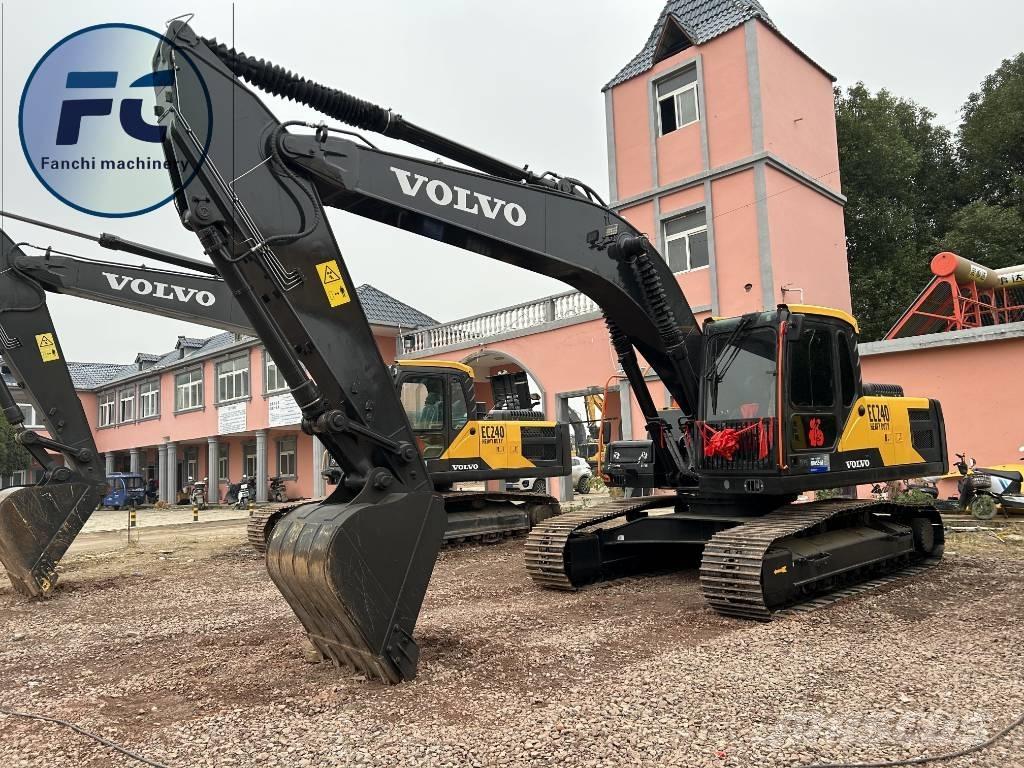 Volvo EC 240 حفارات زحافة