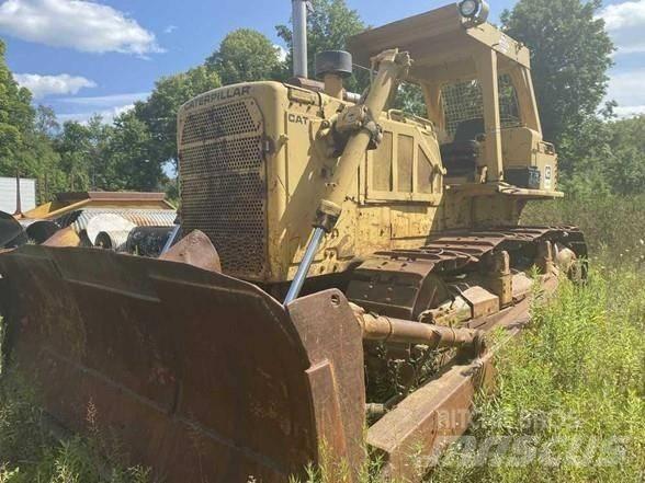CAT D 8 K بلدوزرات مجنزرة