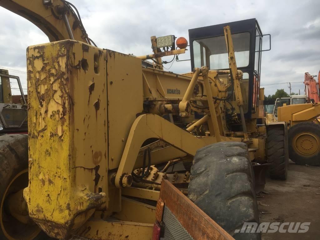 Komatsu GD 623 A معدات تمهيد الطرق