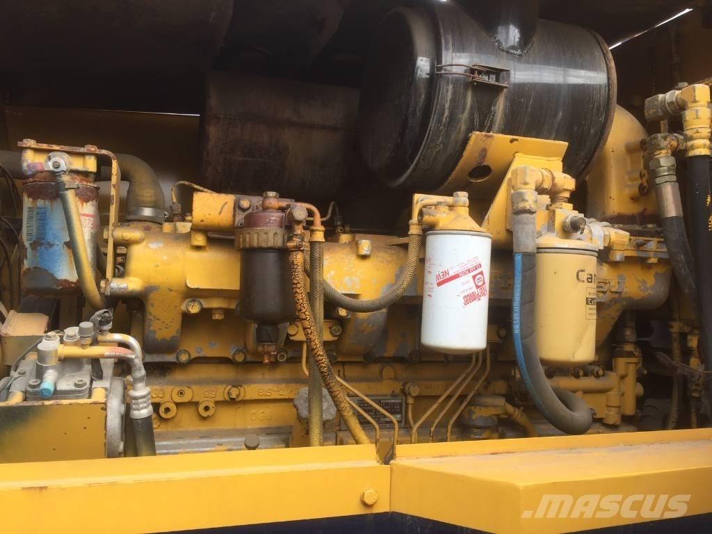 Komatsu GD 623 A معدات تمهيد الطرق