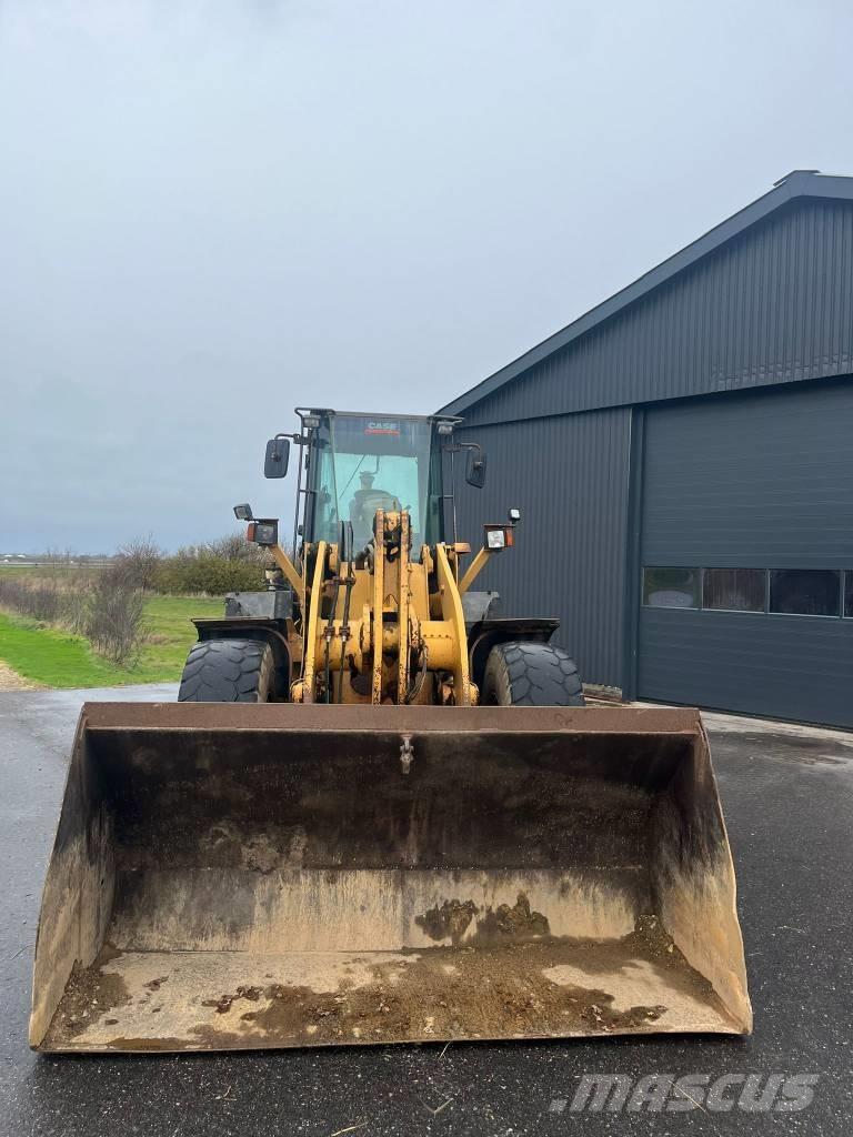 CASE 721 D لوادر بعجل