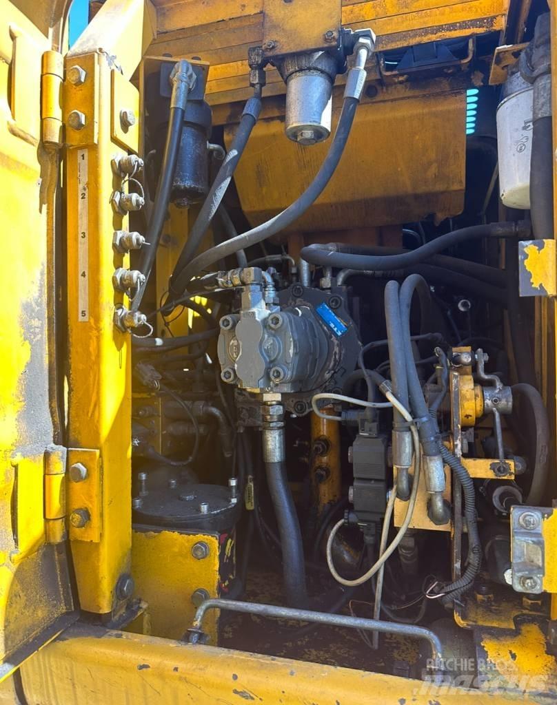JCB JS 145 W حفارات بعجل