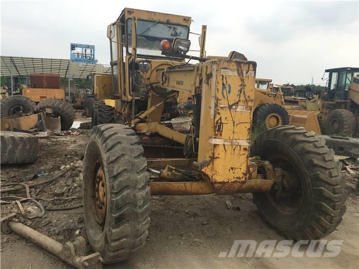 Komatsu GD 511 معدات تمهيد الطرق