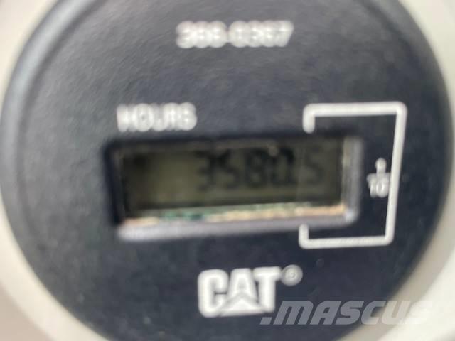 CAT 318FL حفارات زحافة