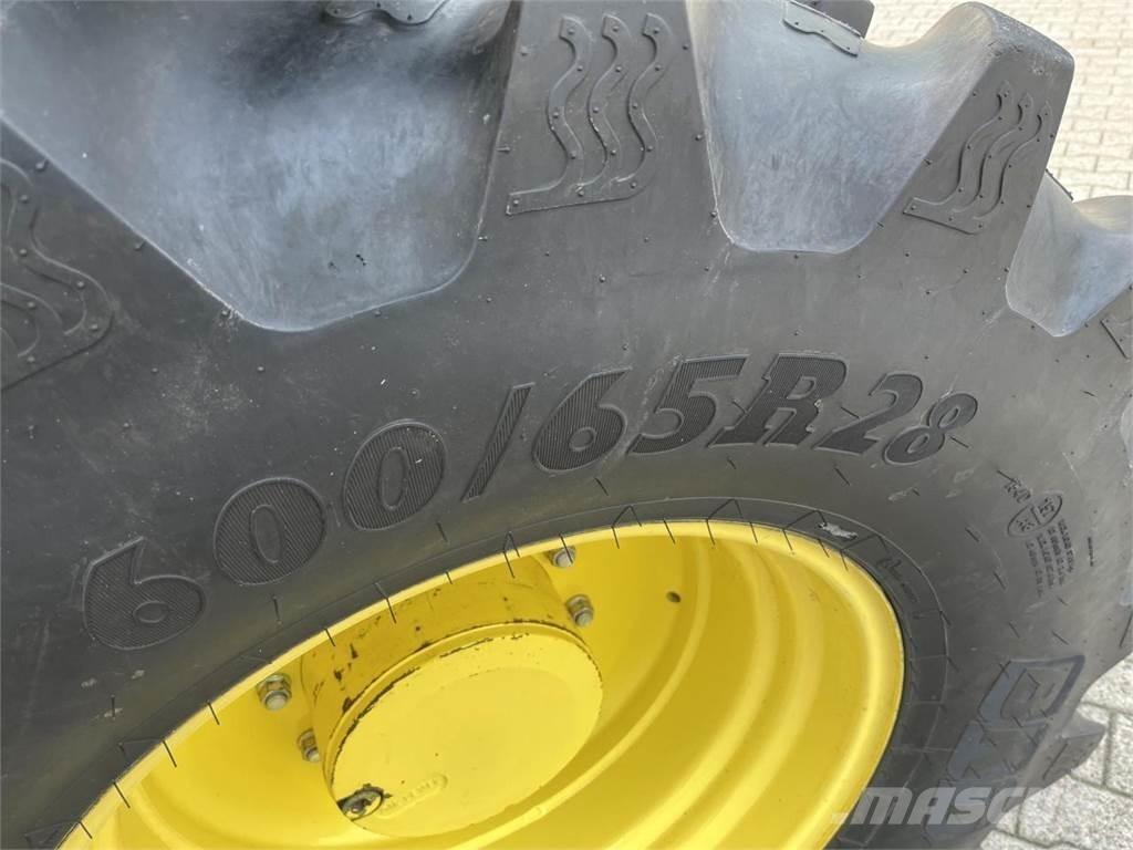 John Deere 6150R الجرارات