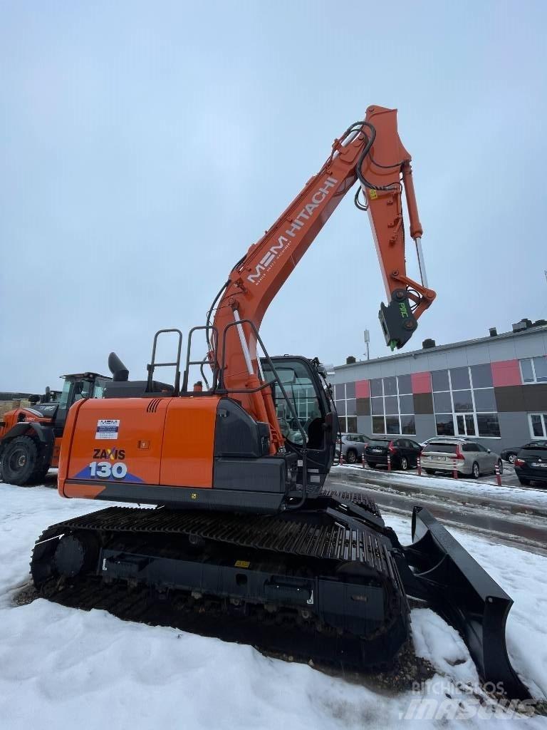 Hitachi ZX 130-6 حفارات زحافة