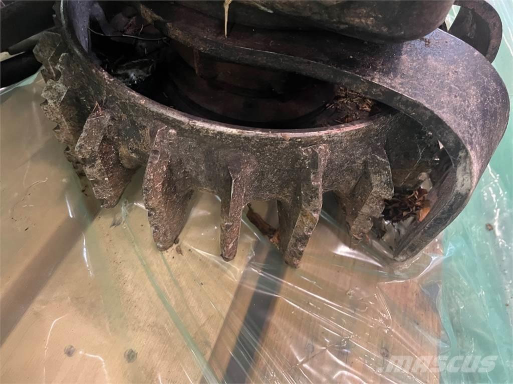 Komatsu C93 رؤوس حصادات