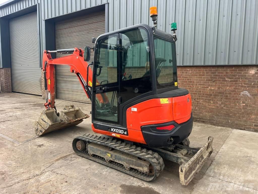Kubota KX 030-4 حفارات صغيرة أقل من 7 طن (حفارات صغيرة)