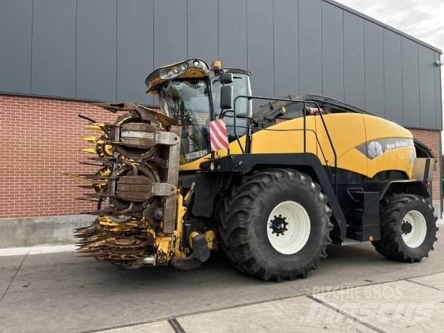 New Holland FR9050 علافات ذاتية الدفع