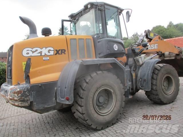 CASE 621 C لوادر بعجل