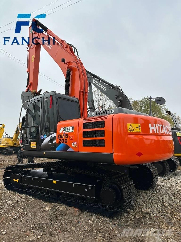 Hitachi zx200 حفارات زحافة