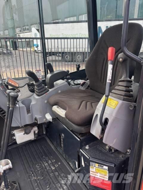 Kubota U 27-4 حفارات صغيرة أقل من 7 طن (حفارات صغيرة)