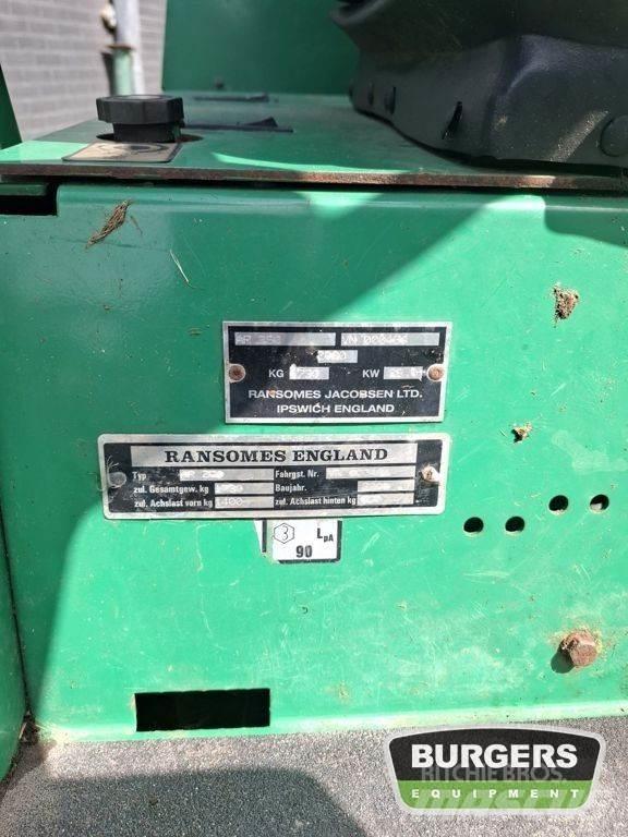 Ransomes AR250 ركوب الحشائش