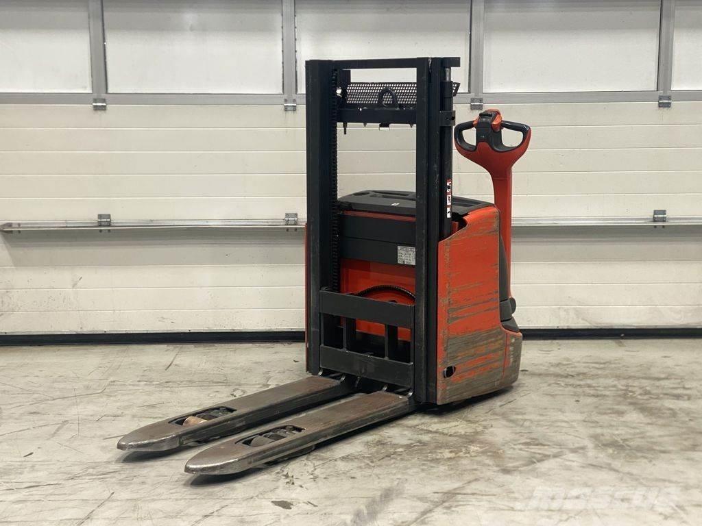 Linde L12 I معدات التكديس الجوالة