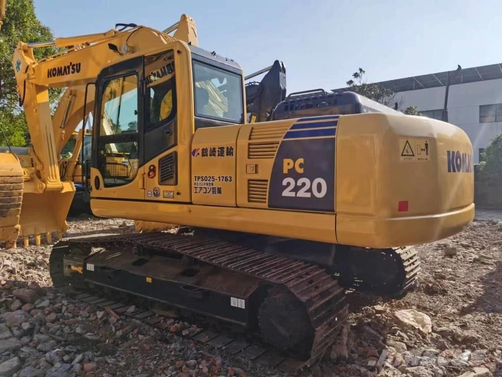 Komatsu PC 220-8 حفارات زحافة