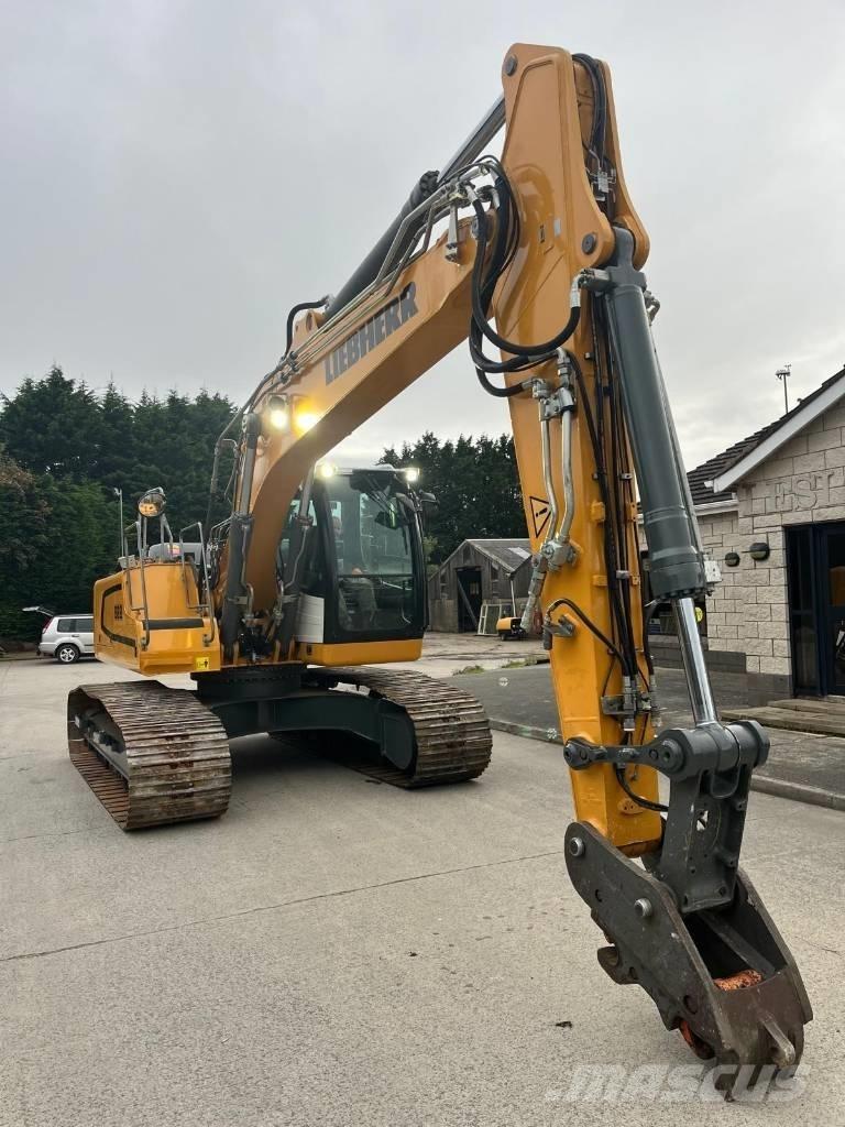 Liebherr R 922 حفارات زحافة
