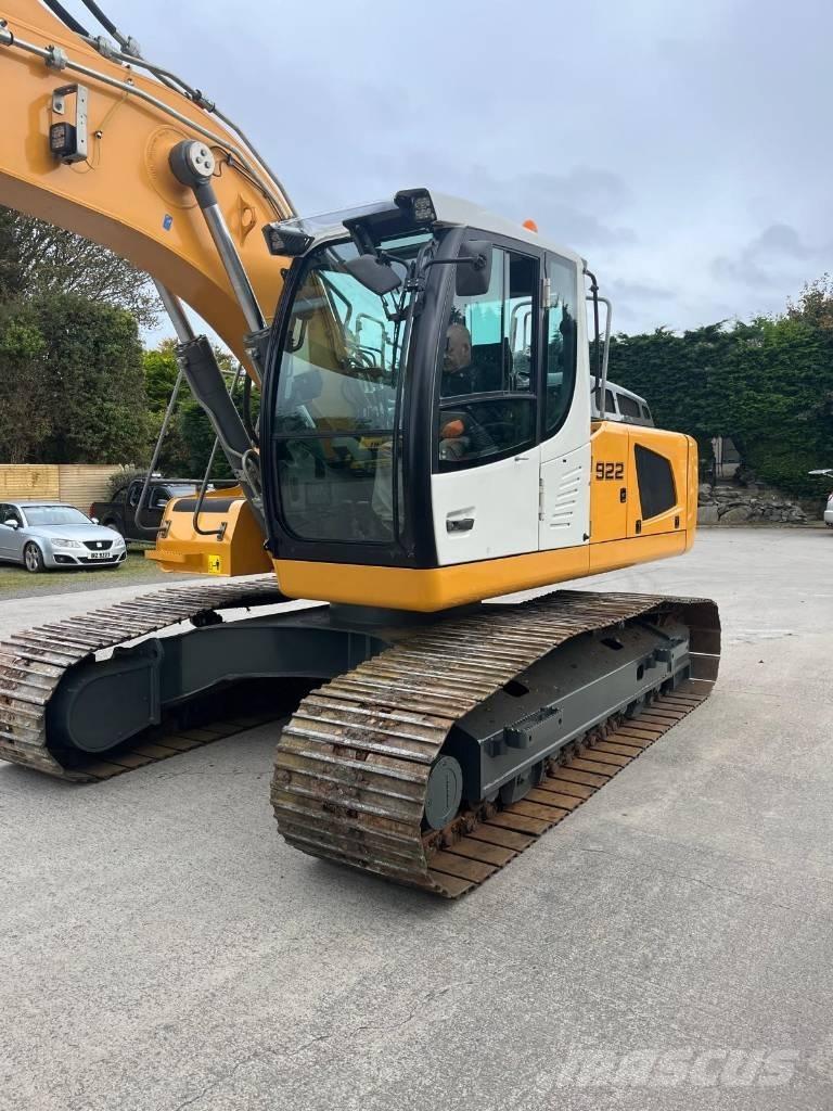 Liebherr R 922 حفارات زحافة