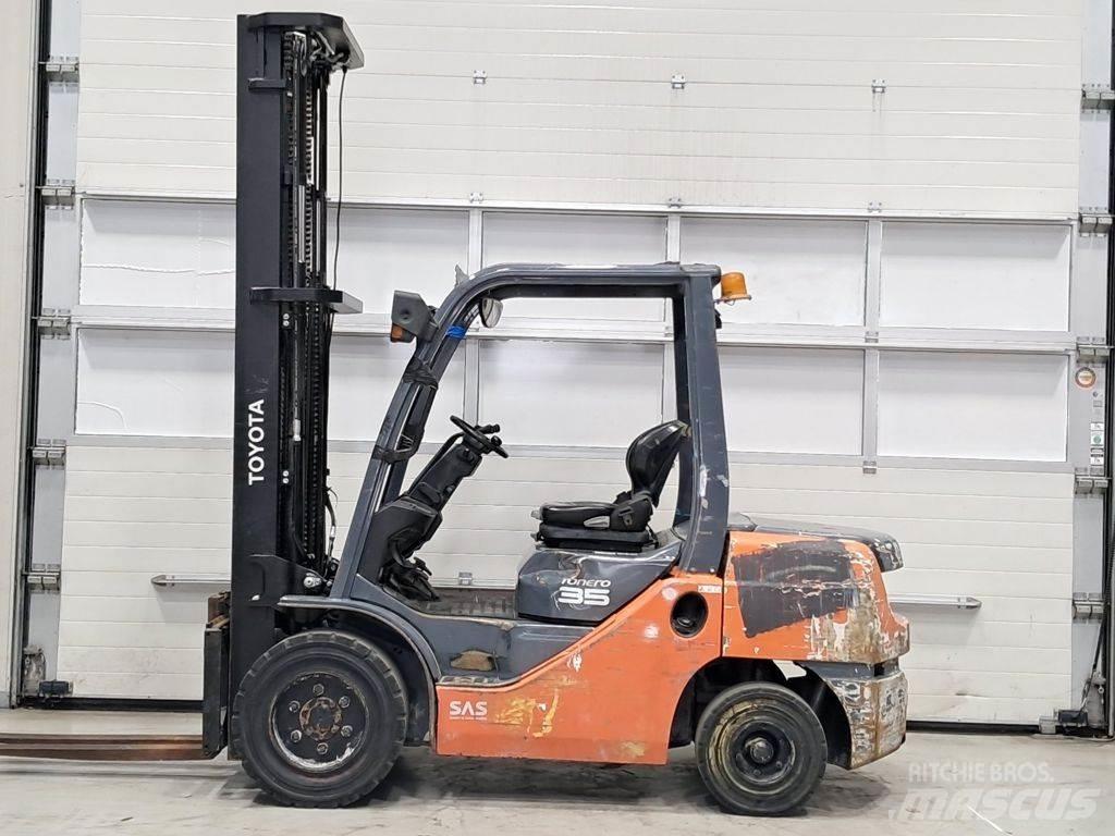 Toyota 02-8FDJF35 شاحنات الديزل