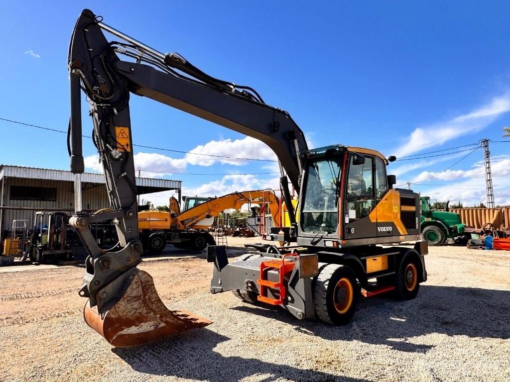 Volvo EW 160 E حفارات بعجل