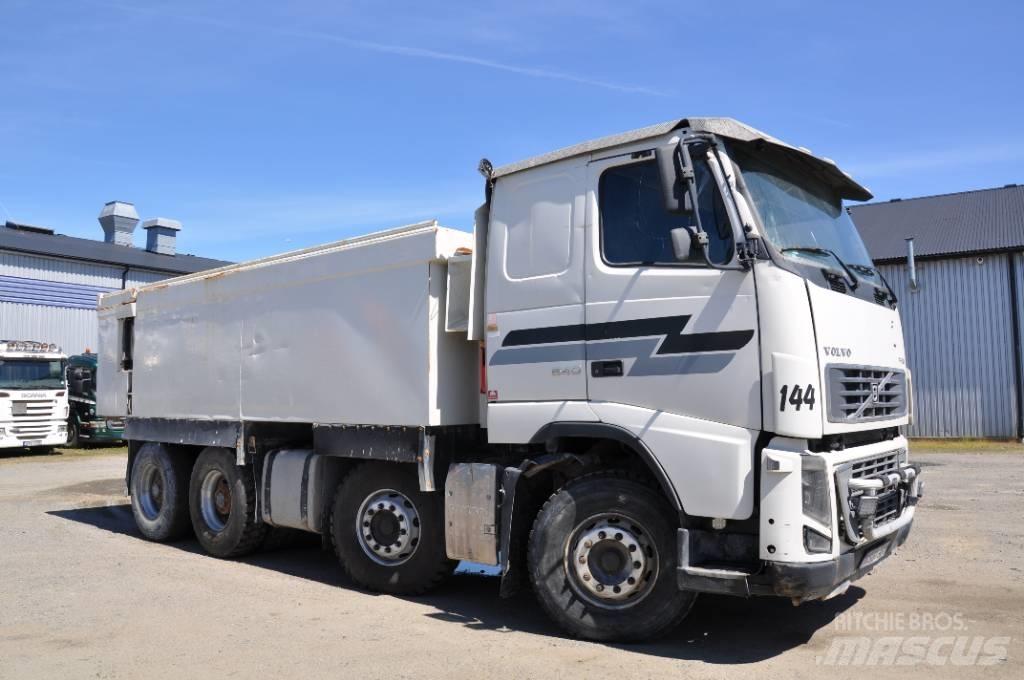 Volvo FH16 550 8X4 شاحنات قلابة