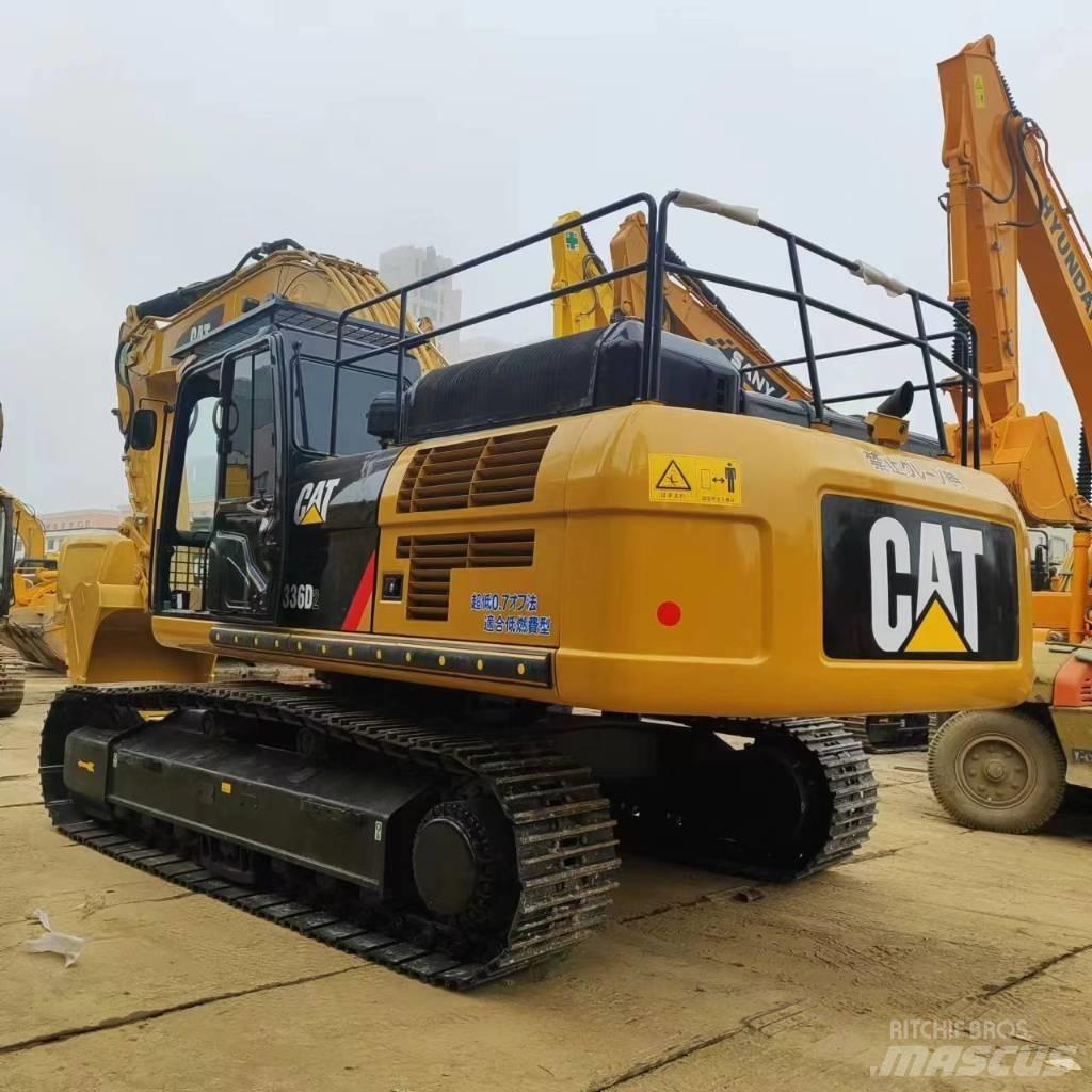 CAT 336D2L حفارات زحافة