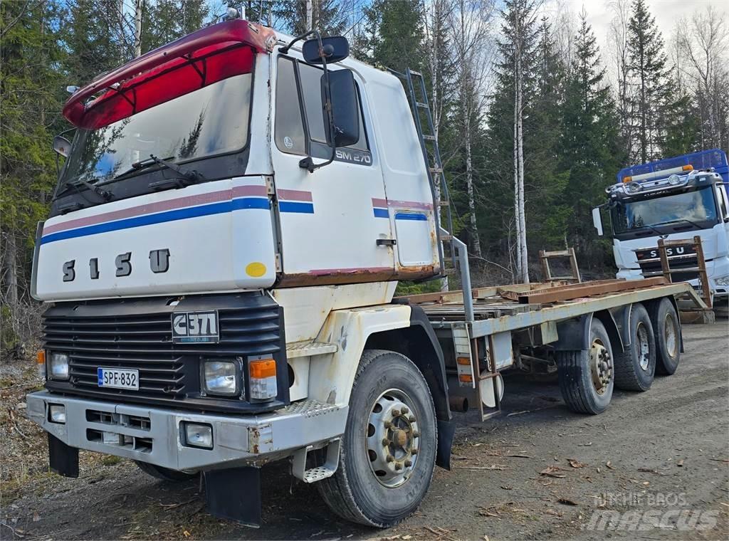 Sisu Sm 270 8X2 شاحنات نقل آلة الغابات