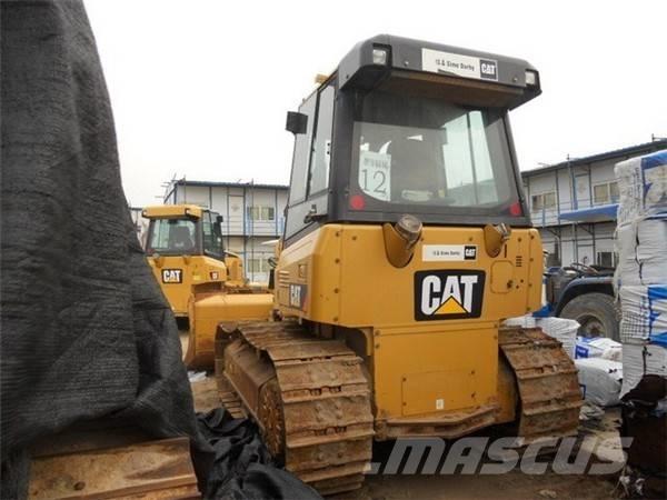 CAT D 5 K LGP بلدوزرات مجنزرة
