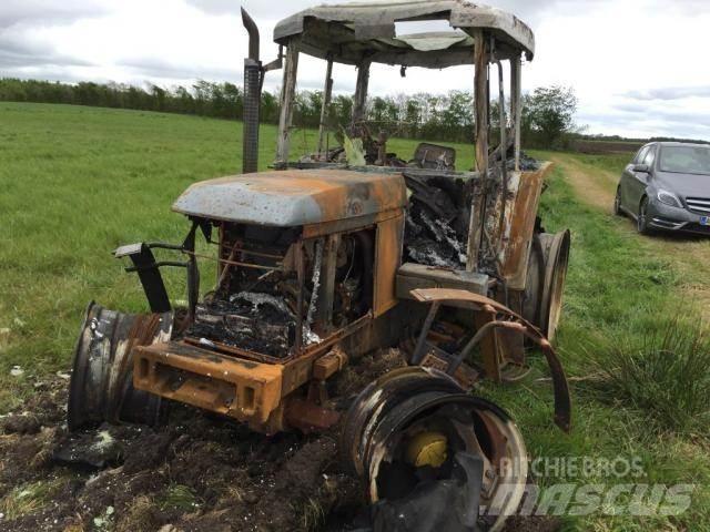 John Deere 6400 الجرارات