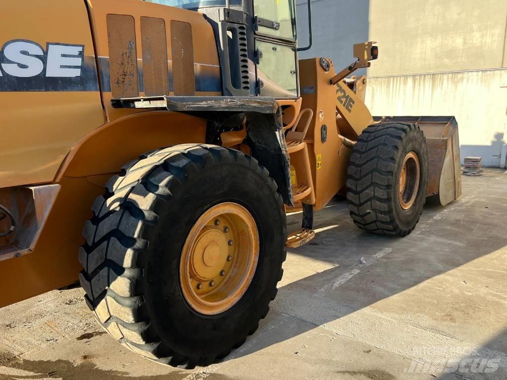 CASE 721E لوادر بعجل