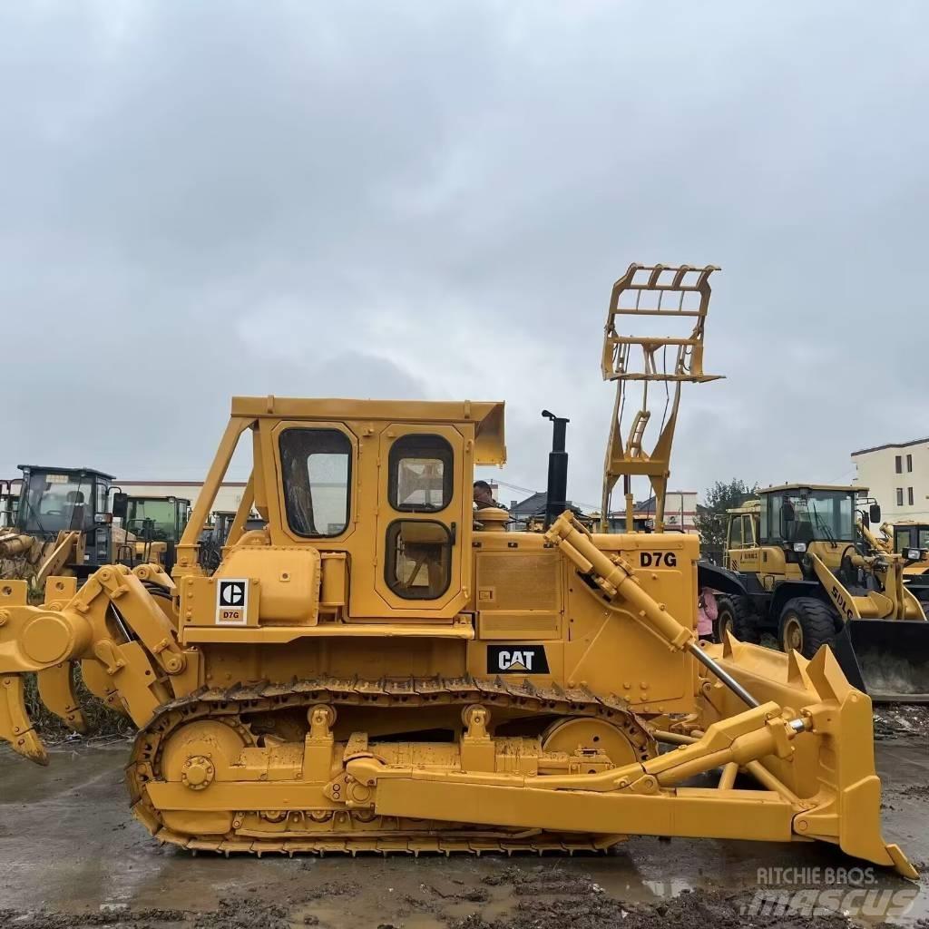 CAT D 7 G معدات تمهيد الطرق