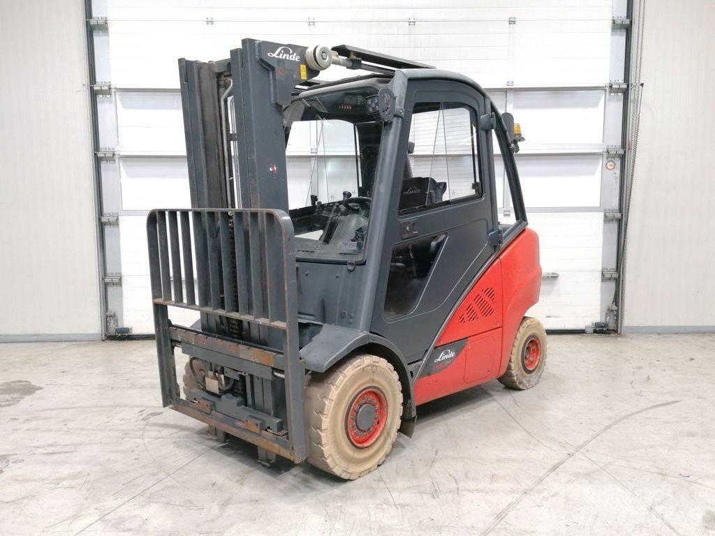 Linde H30D-02 شاحنات الديزل